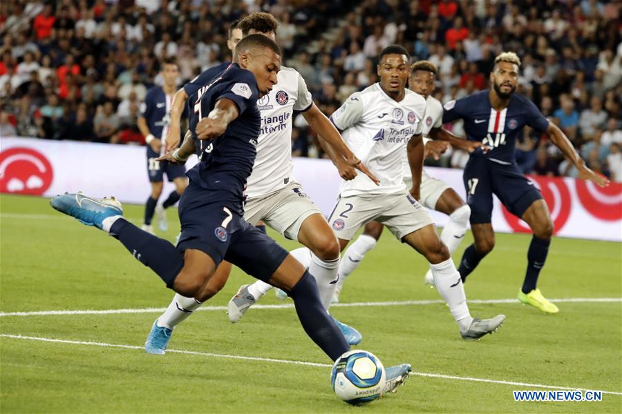 (SP)FRANCE-PARIS-FOOTBALL-FRENCH L1-PSG VS TOULOUSE