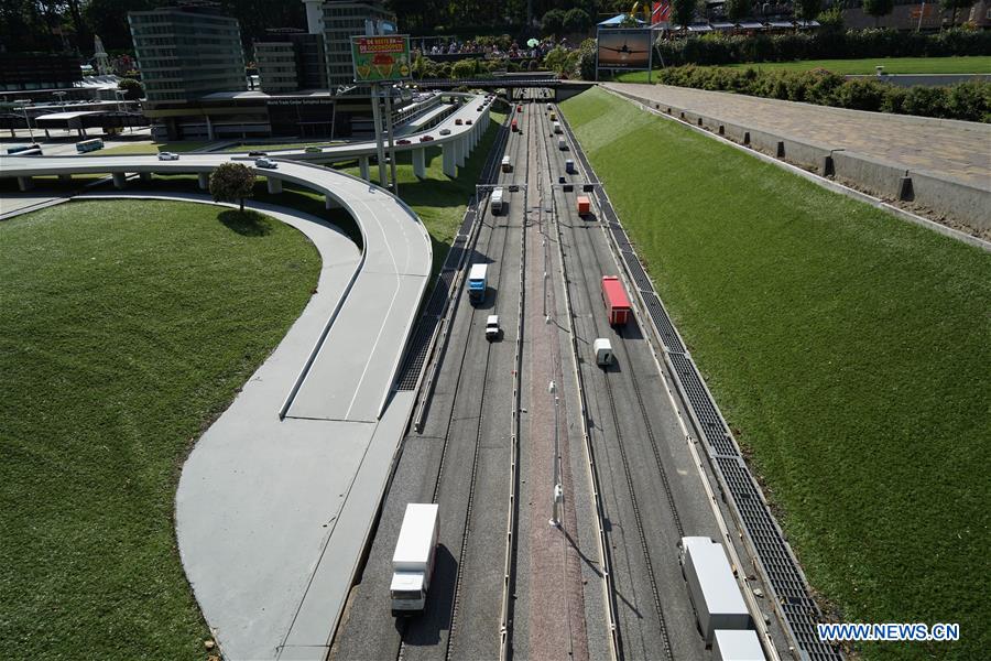 THE NETHERLANDS-THE HAGUE-PARK-MADURODAM 