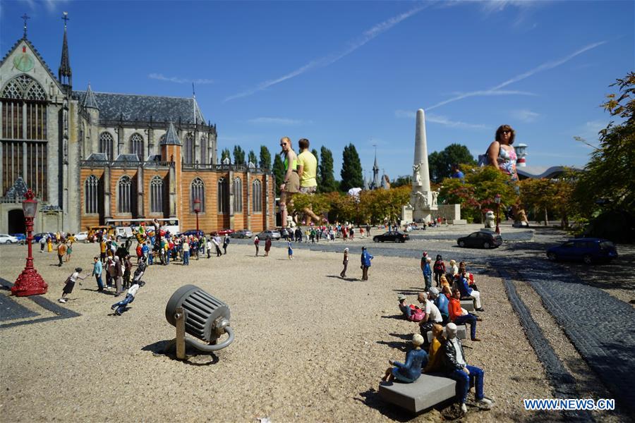 THE NETHERLANDS-THE HAGUE-PARK-MADURODAM 