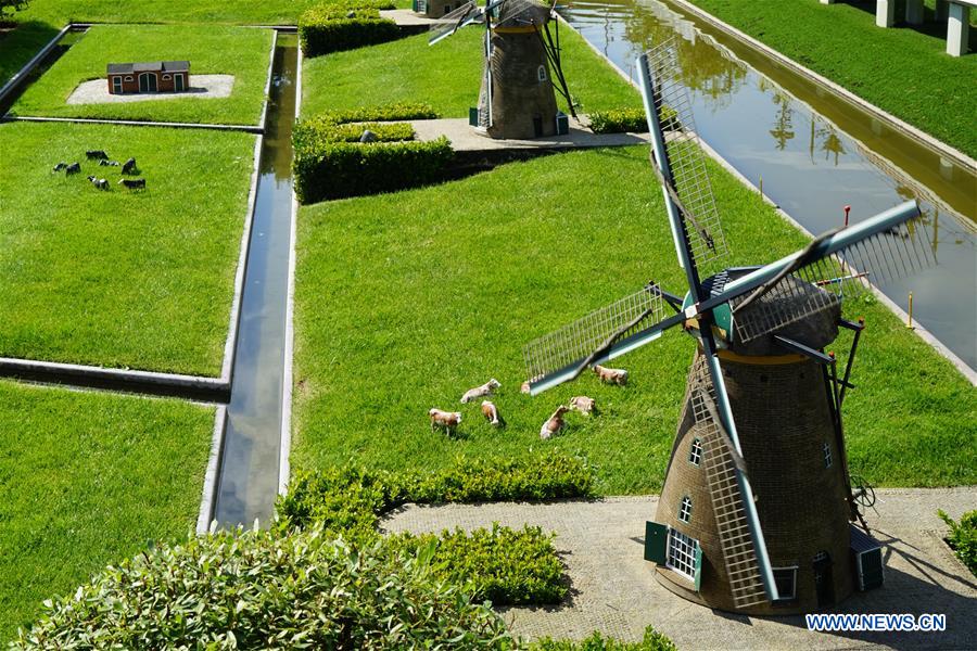 THE NETHERLANDS-THE HAGUE-PARK-MADURODAM 