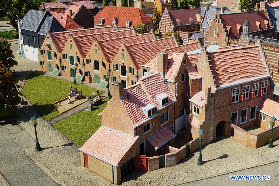 THE NETHERLANDS-THE HAGUE-PARK-MADURODAM 