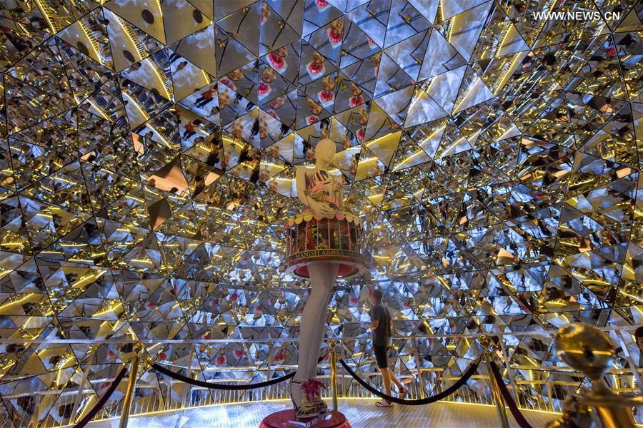 AUSTRIA-TYROL-SWAROVSKI CRYSTAL WORLDS