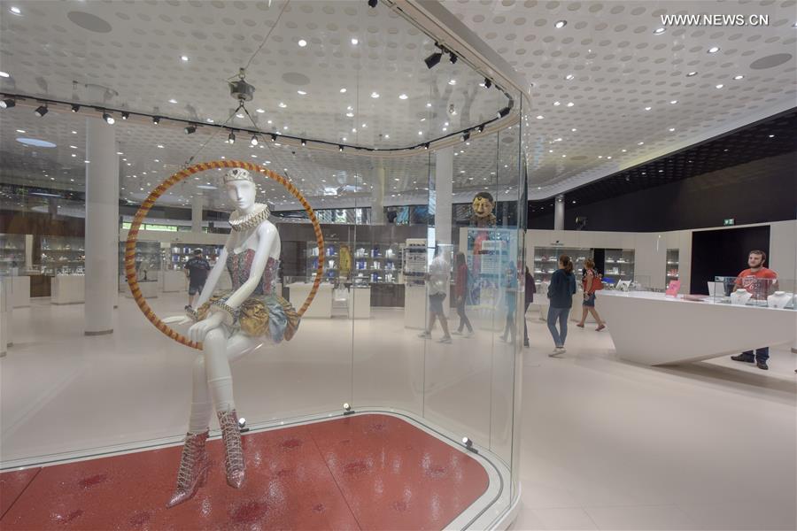 AUSTRIA-TYROL-SWAROVSKI CRYSTAL WORLDS