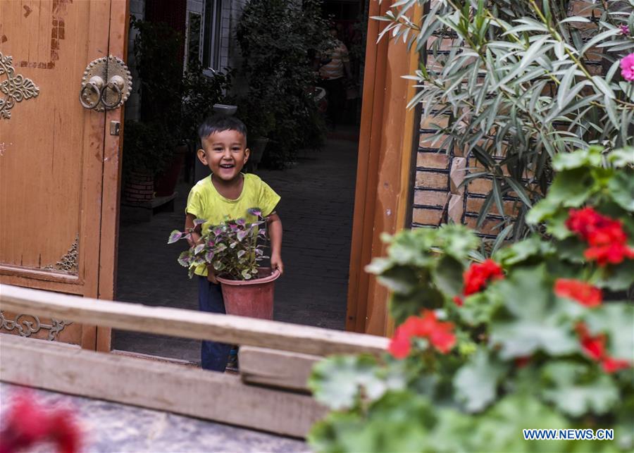 CHINA-XINJIANG-KASHGAR-FLOWER ECONOMY (CN)
