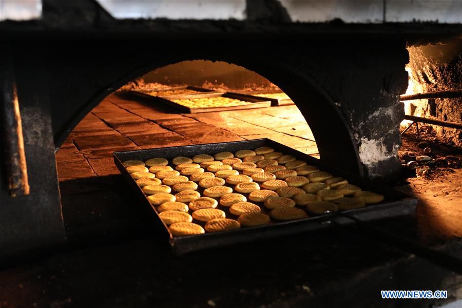 IRAQ-BAGHDAD-DESSERT-KLEICHA 