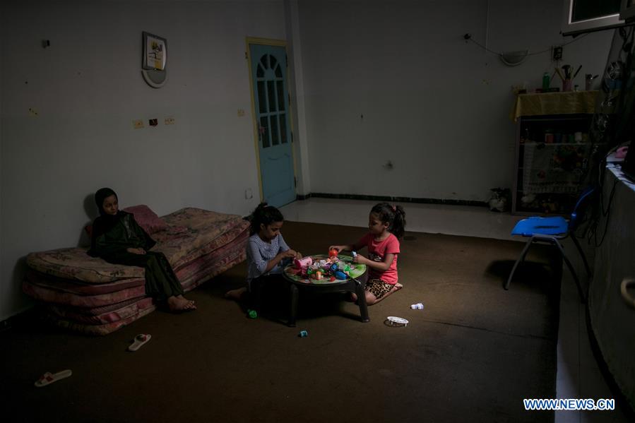 LIBYA-TRIPOLI-DISPLACED FAMILY
