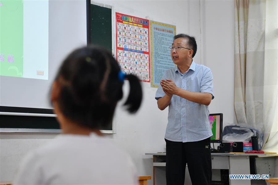 CHINA-SHAANXI-NINGSHAN-VILLAGE TEACHER (CN)
