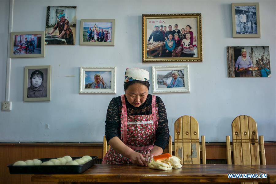 CHINA-INNER MONGOLIA-RUSSIAN BREAD SHOP (CN)