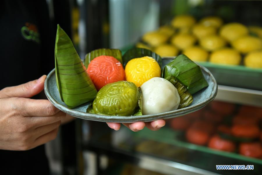 MALAYSIA-KUALA LUMPUR-RICE CAKE-NYONYA KUIH (CN)