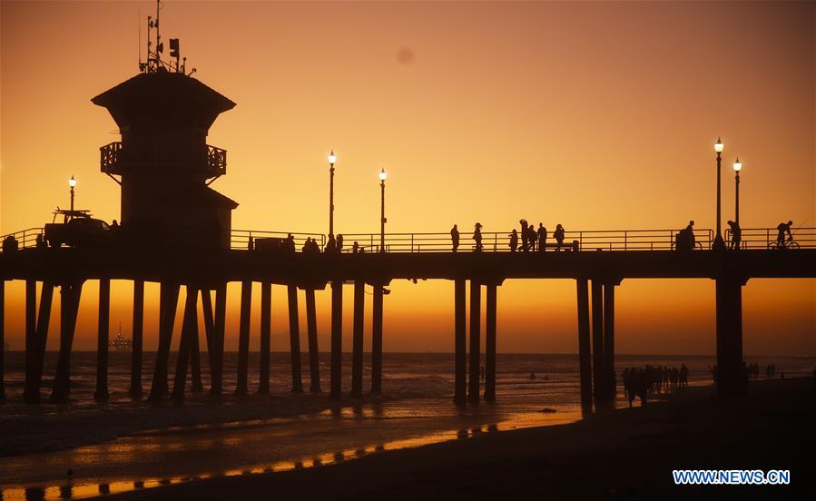 U.S.-CALIFORNIA-HUNTINGTON BEACH-SUNSET