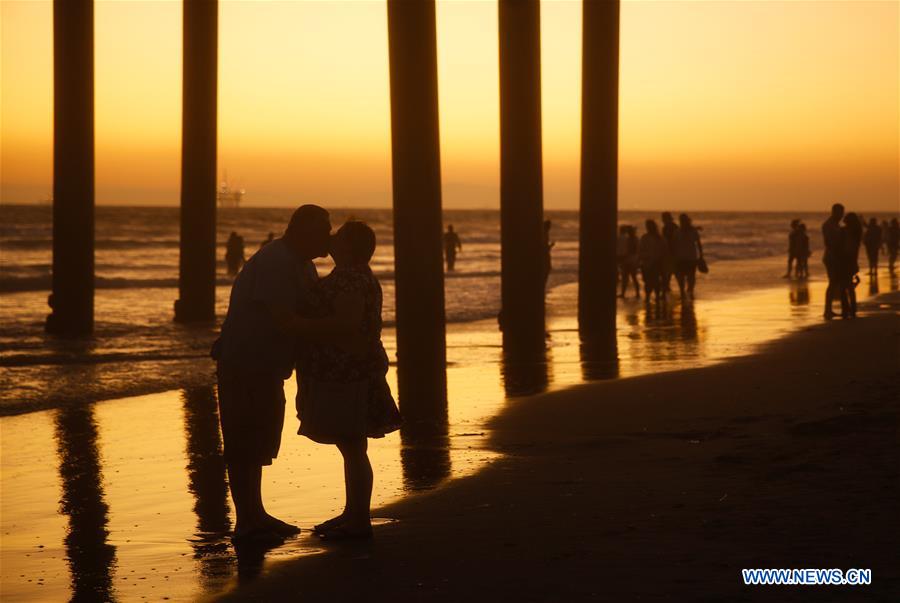 U.S.-CALIFORNIA-HUNTINGTON BEACH-SUNSET