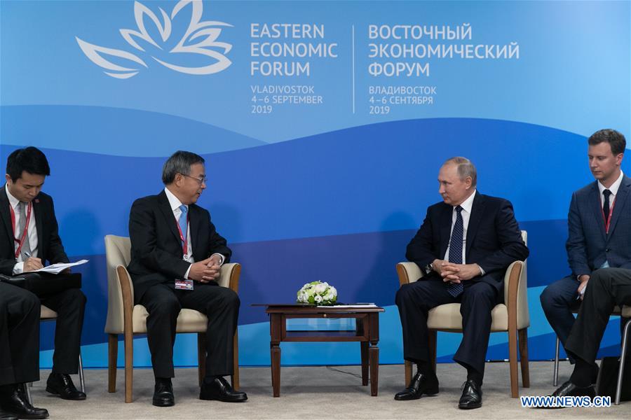 RUSSIA-VLADIVOSTOK-PUTIN-CHINA-HU CHUNHUA-MEETING