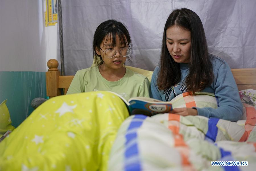 (FOCUS)CHINA-CHONGQING-VOLUNTEER TEACHER (CN)