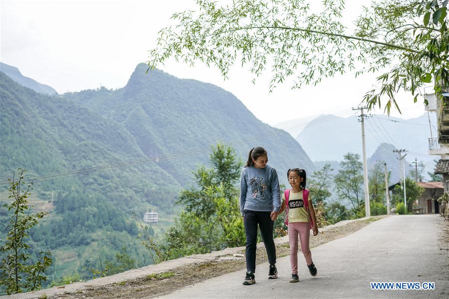 (FOCUS)CHINA-CHONGQING-VOLUNTEER TEACHER (CN)