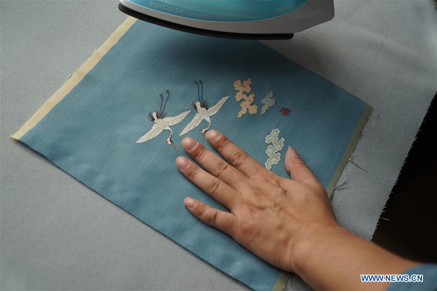 CHINA-JIANGSU-KESI-CRAFTSMAN (CN)