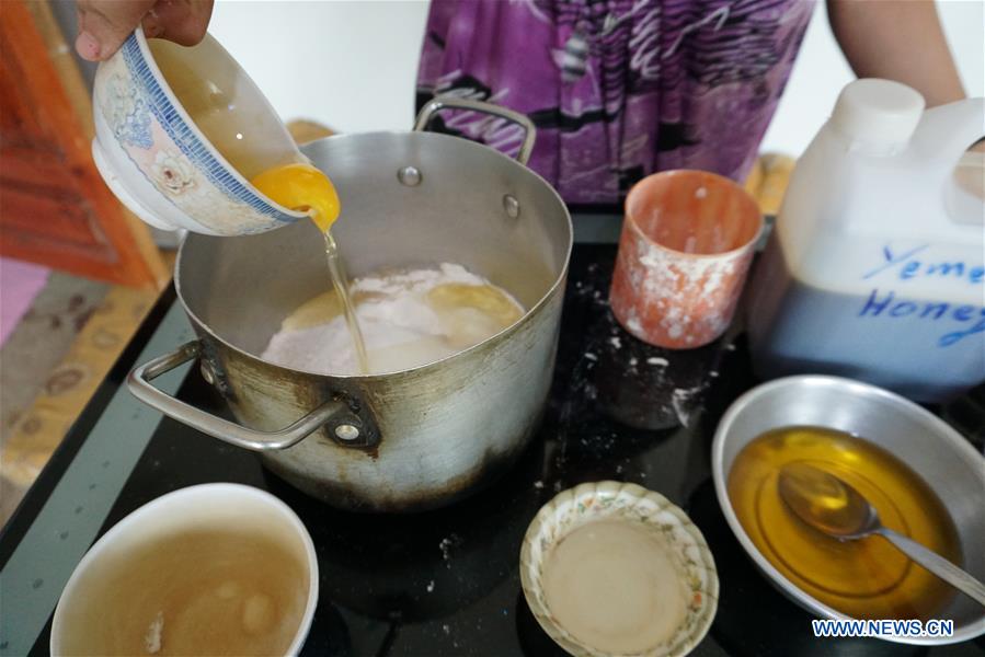 YEMEN-SANAA-YEMENI SWEET DISH-BINT AL-SAHN