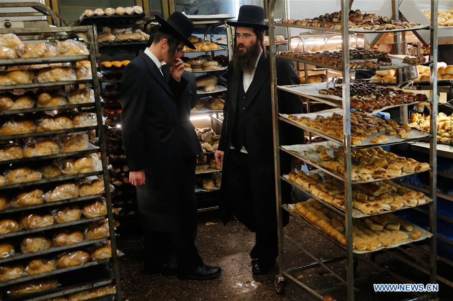 MIDEAST-JERUSALEM-CHALLAH