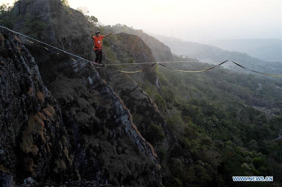 INDONESIA-YOGYAKARTA-ROPE WALK