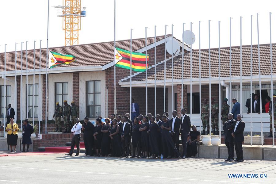 ZIMBABWE-HARARE-MUGABE-BODY-ARRIVAL