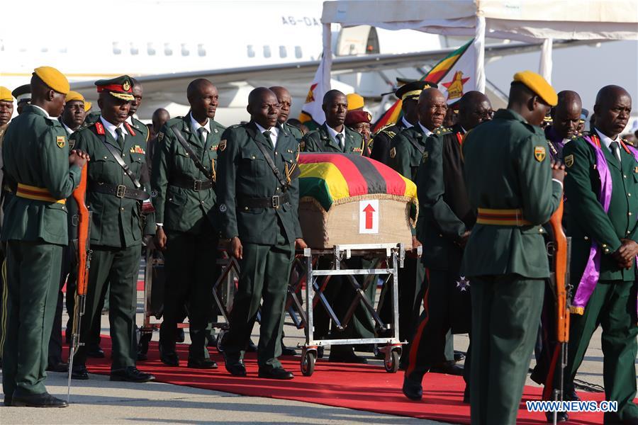ZIMBABWE-HARARE-MUGABE-BODY-ARRIVAL