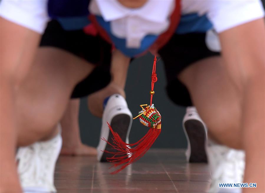 (SP)CHINA-ZHENGZHOU-NATIONAL TRADITIONAL GAMES OF ETHNIC MINORITIES-YAJIA(CN)