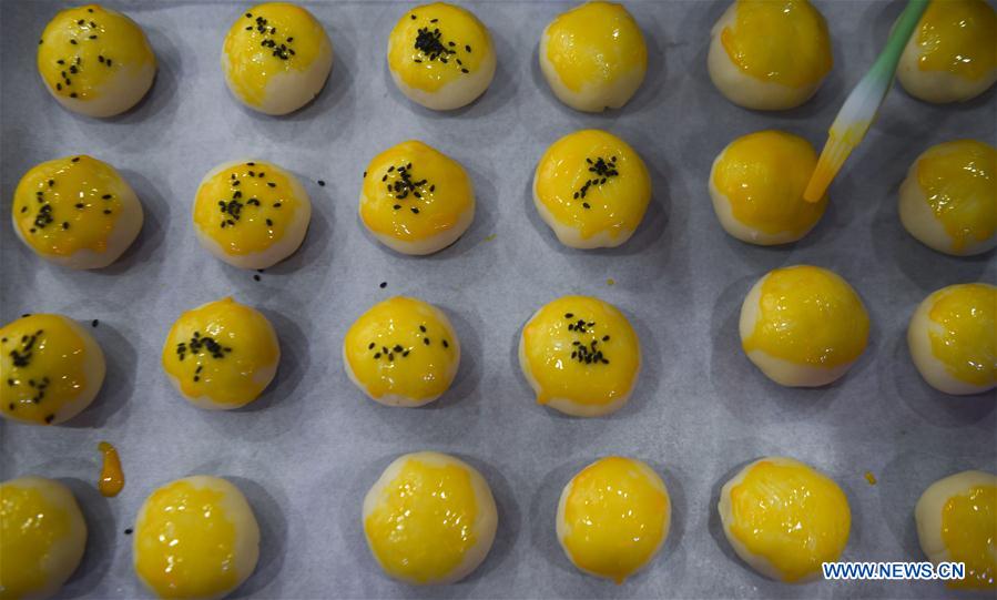 CHINA-ZHEJIANG-MID-AUTUMN FESTIVAL-MOONCAKES (CN)