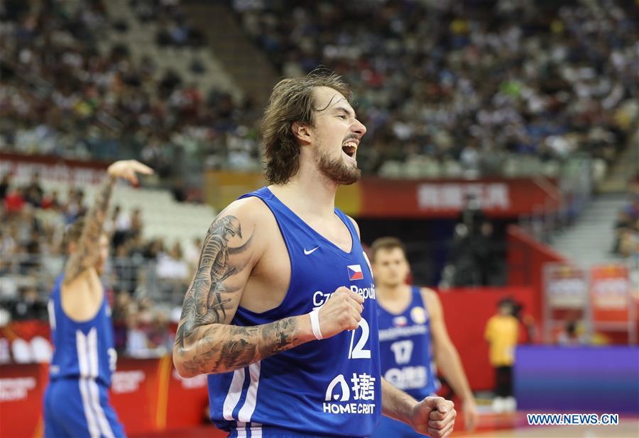 (SP)CHINA-SHANGHAI-BASKETBALL-FIBA WORLD CUP-CLASSIFICAITON GAMES 5-8-POL VS CZE(CN)