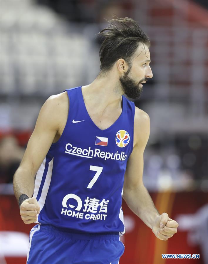 (SP)CHINA-SHANGHAI-BASKETBALL-FIBA WORLD CUP-CLASSIFICAITON GAMES 5-8-POL VS CZE(CN)