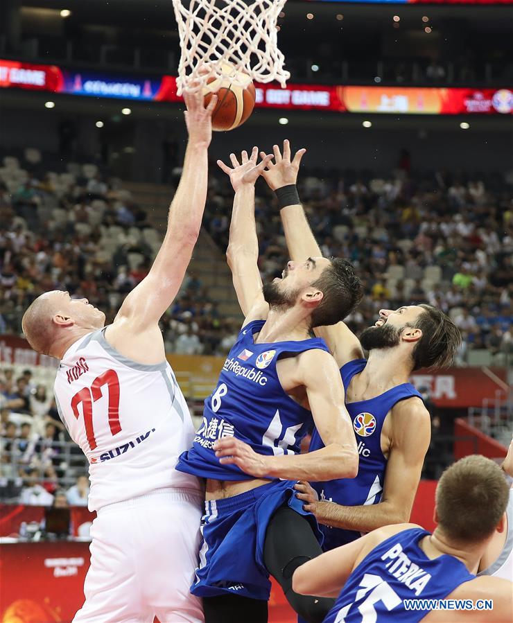 (SP)CHINA-SHANGHAI-BASKETBALL-FIBA WORLD CUP-CLASSIFICAITON GAMES 5-8-POL VS CZE(CN)