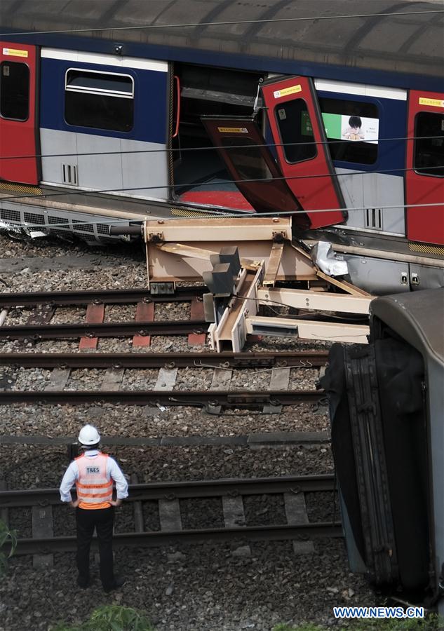 CHINA-HONG KONG-TRAIN-DERAILING (CN)