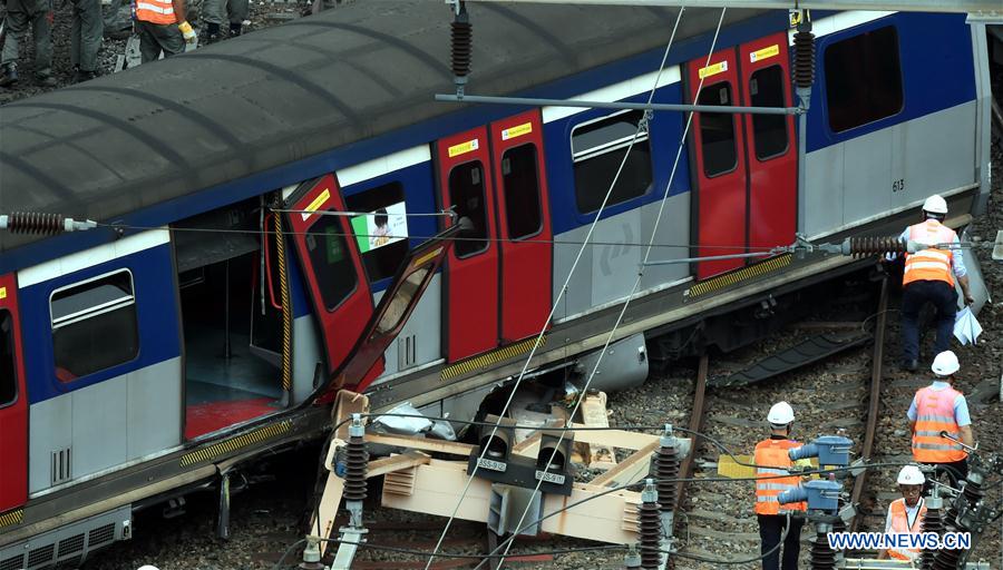 CHINA-HONG KONG-TRAIN DERAILMENT (CN)