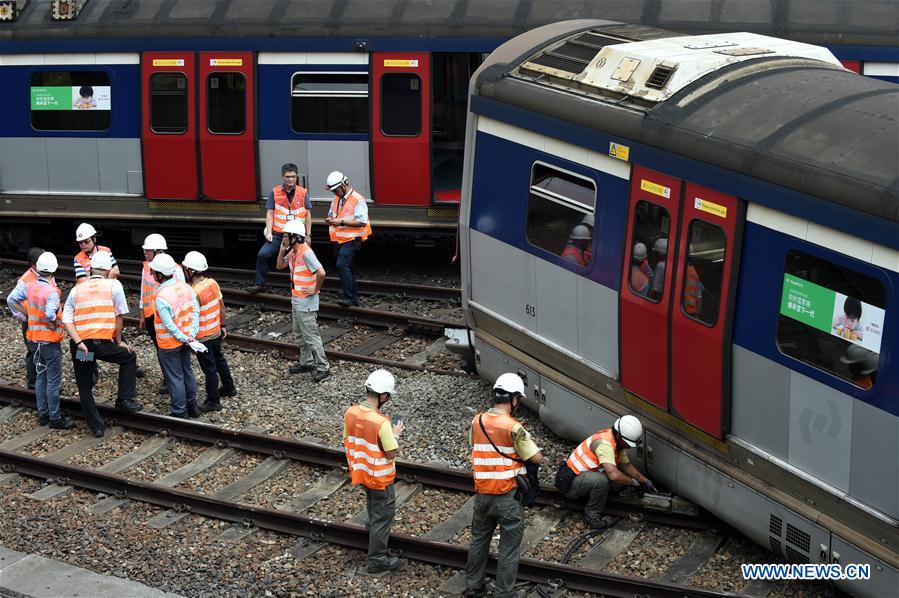 CHINA-HONG KONG-TRAIN DERAILMENT (CN)