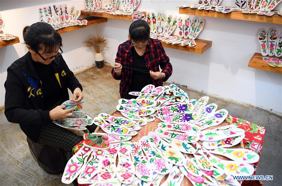 CHINA-HENAN-XINXIAN-TIANPUDAWAN-MAKERS TOWN