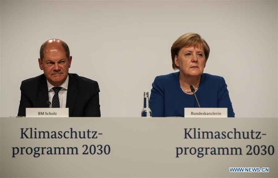 GERMANY-BERLIN-CLIMATE-GOVERNMENT-PRESS CONFERENCE