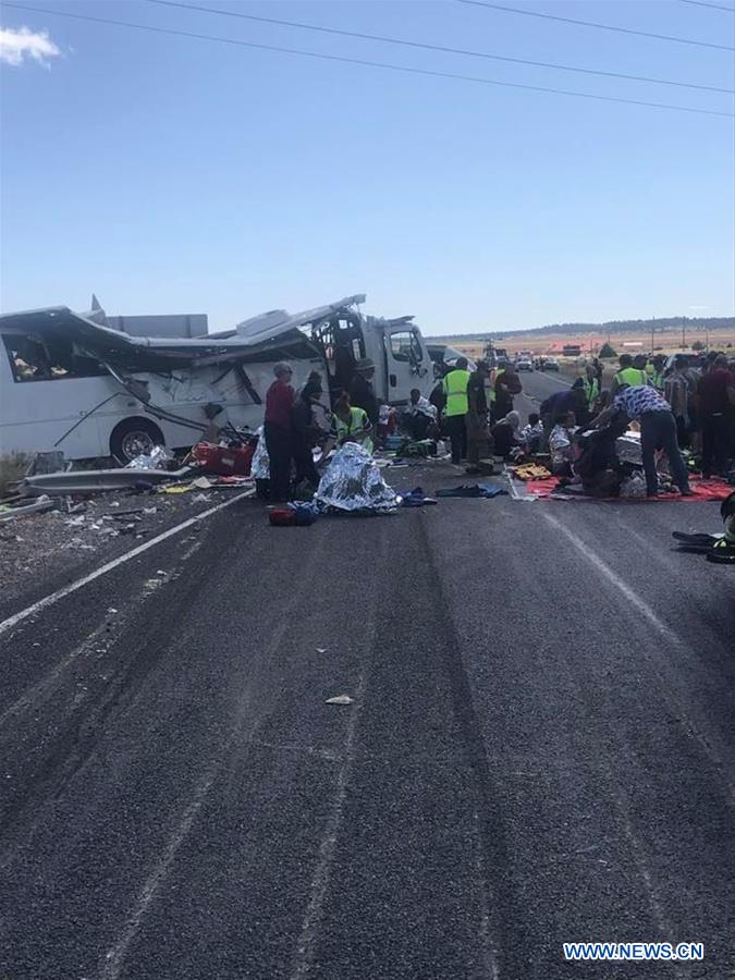 U.S.-UTAH-TOUR BUS CRASH-CHINESE SPEAKING TOURISTS