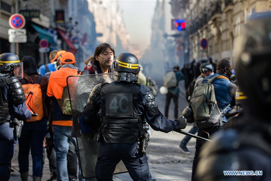 FRANCE-PARIS-PROTEST-POLICE-"YELLOW VEST"