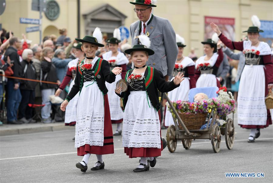 GERMANY-MUNICH-OKTOBERFEST-PARADE