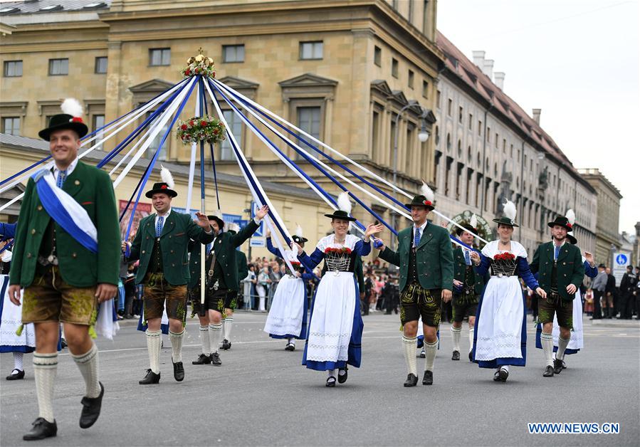 GERMANY-MUNICH-OKTOBERFEST-PARADE