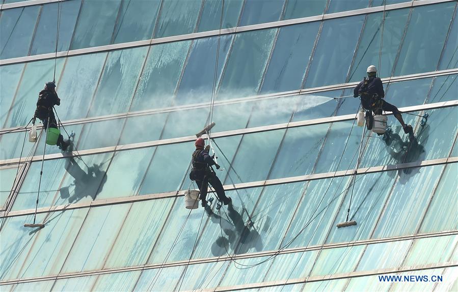KUWAIT-KUWAIT CITY-WINDOW CLEANERS