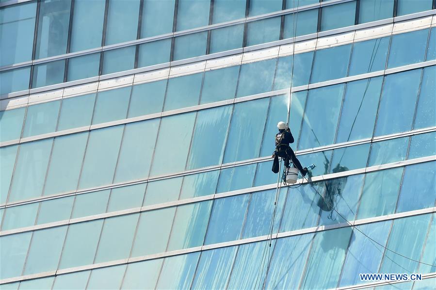 KUWAIT-KUWAIT CITY-WINDOW CLEANERS