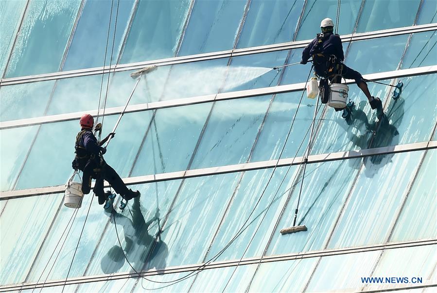 KUWAIT-KUWAIT CITY-WINDOW CLEANERS