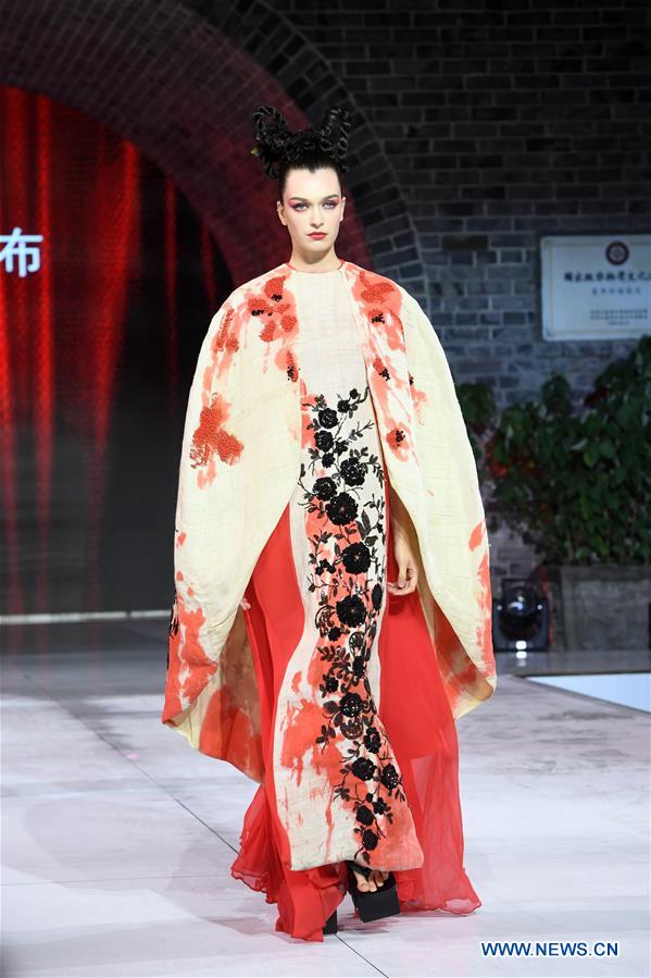 CHINA-CHONGQING-FASHION SHOW-ZHANG YICHAO(CN)