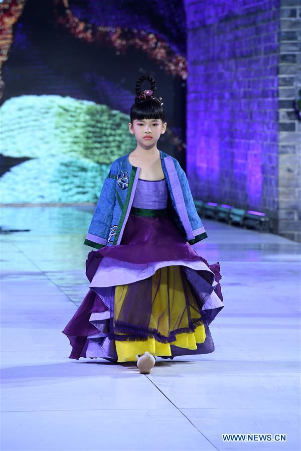 CHINA-CHONGQING-FASHION SHOW-ZHANG YICHAO(CN)