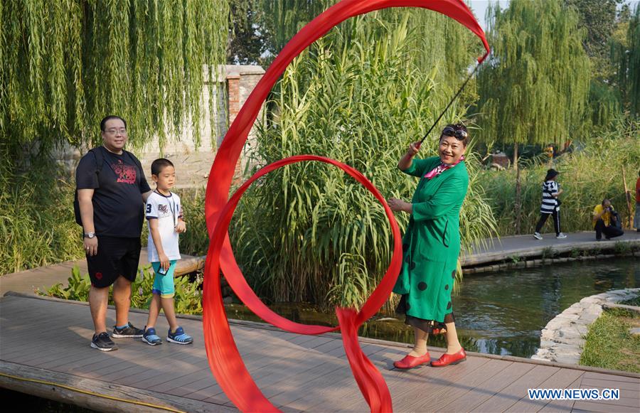 CHINA-BEIJING-JOURNALISTS-VISIT (CN)