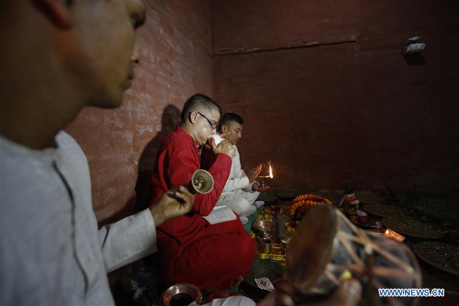 NEPAL-KATHMANDU-FESTIVAL-DASHAIN-GHATASTHAPANA