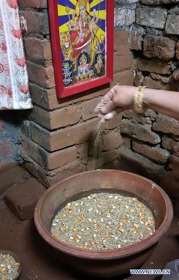 NEPAL-KATHMANDU-FESTIVAL-DASHAIN-GHATASTHAPANA