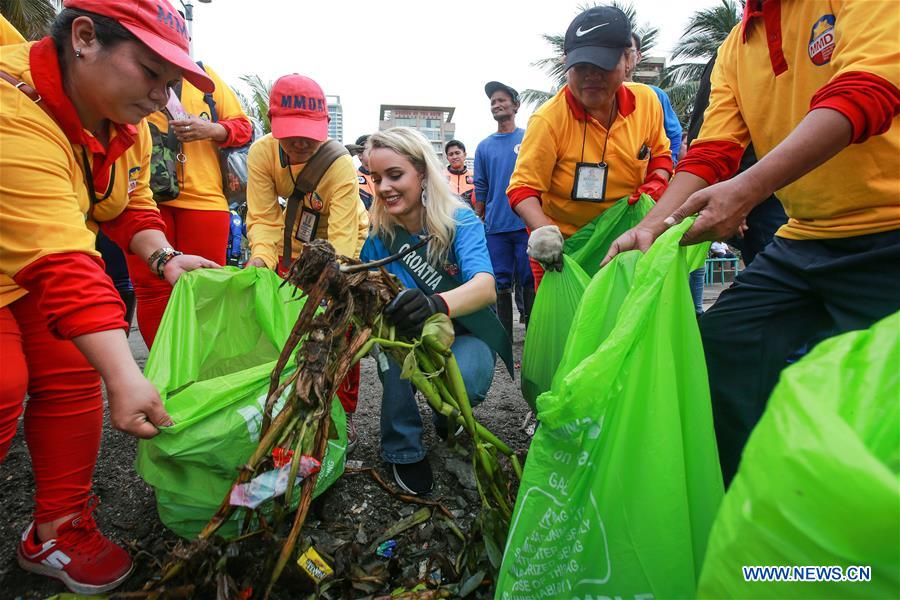 PHILIPPINES-MANILA-MISS EARTH 2019-COAST-CLEANUP