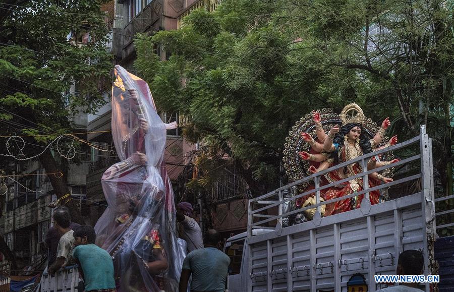 INDIA-KOLKATA-DURGA-TRANSPORT