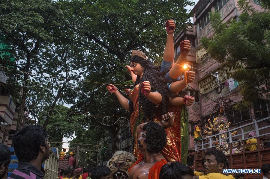 INDIA-KOLKATA-DURGA-TRANSPORT