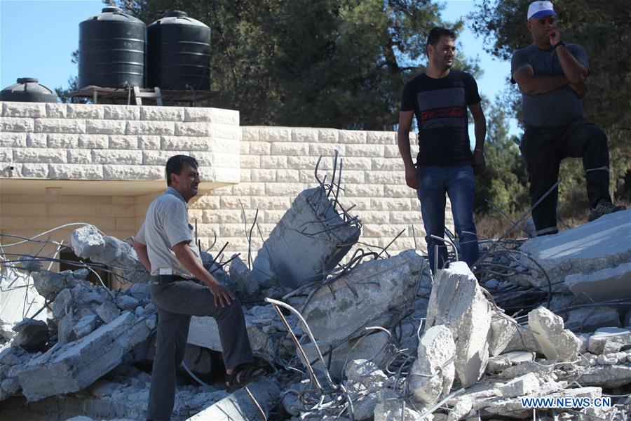 MIDEAST-HEBRON-DEMOLISHED HOUSE